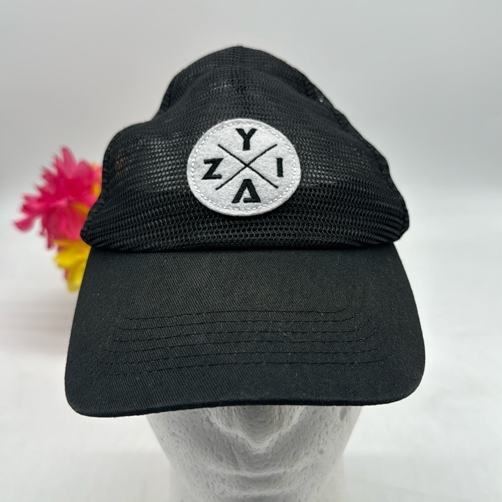 Zyia Black White Trucker Hat Adjustable HT5271F